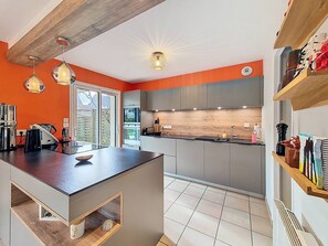 Fridge, oven, dishwasher, toaster - Étel – 3-room house – 110 m² – WiFi - 3* (ETEL)