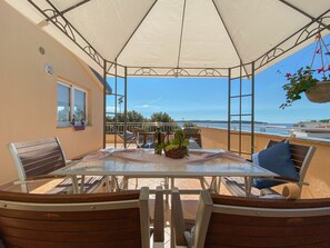 Outdoor dining - Apartment Sabina by Interhome (Novigrad (Istra))
