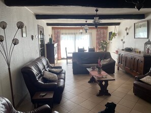 TV, fireplace - Vallée des Prés by Interhome (Mesnil-Saint-Blaise)