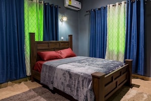 Iron/ironing board, WiFi - Clean beds, Sound Sleep (Accra)