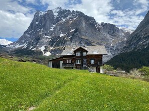 Exterior - Chalet an ruhiger Lage mit schöner Bergsicht by Interhome (Grindelwald)