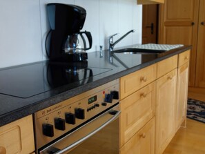 Fridge, oven, dishwasher, cookware/dishes/utensils - Chalet Chamonix by Interhome (Grindelwald)