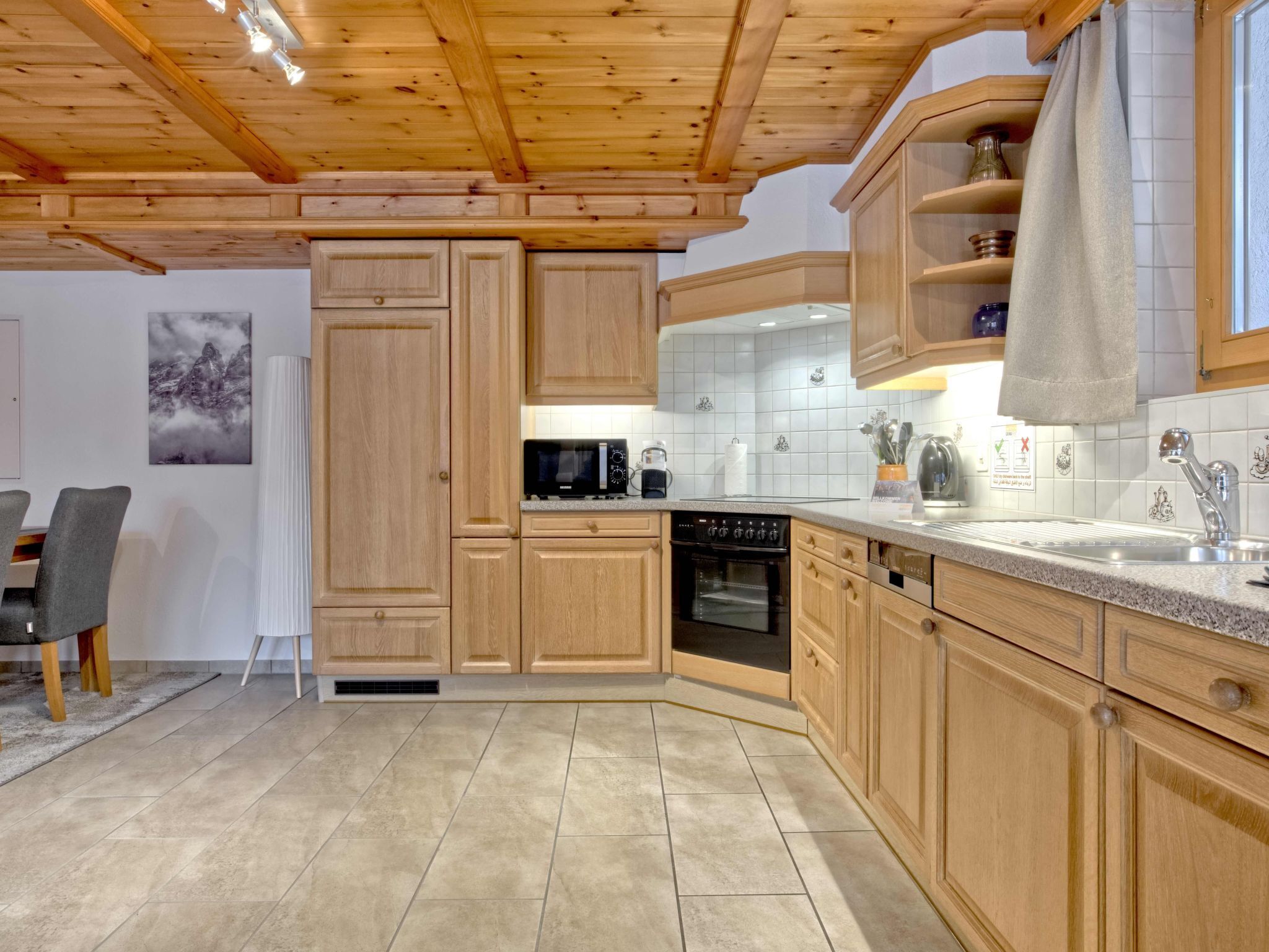 ثلاجة، ميكروويف، فرن، غسالة أطباق