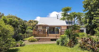 Olive Lane – A True Waiheke Bach