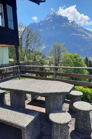 Outdoor dining - Eschengasse 21 by Interhome (Grindelwald)