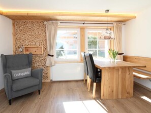 Dining - Apartment Eiger by Interhome (Grindelwald)