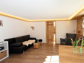 TV - Apartment Eiger by Interhome (Grindelwald)