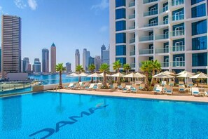 Pool - Cozy Appartment - Prime Location - Buisness Bay - Canal View (Dubai)