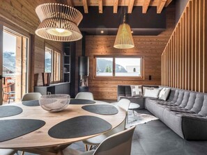 TV, fireplace - Apartment Neuenhaus 4.5 by Interhome (Grindelwald)