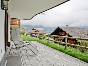 Terrace/patio - Apartment Delta by Interhome (Grindelwald)