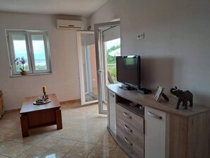 Living area - Wohnung mit Terrasse by Interhome (Krk/Milohnići)