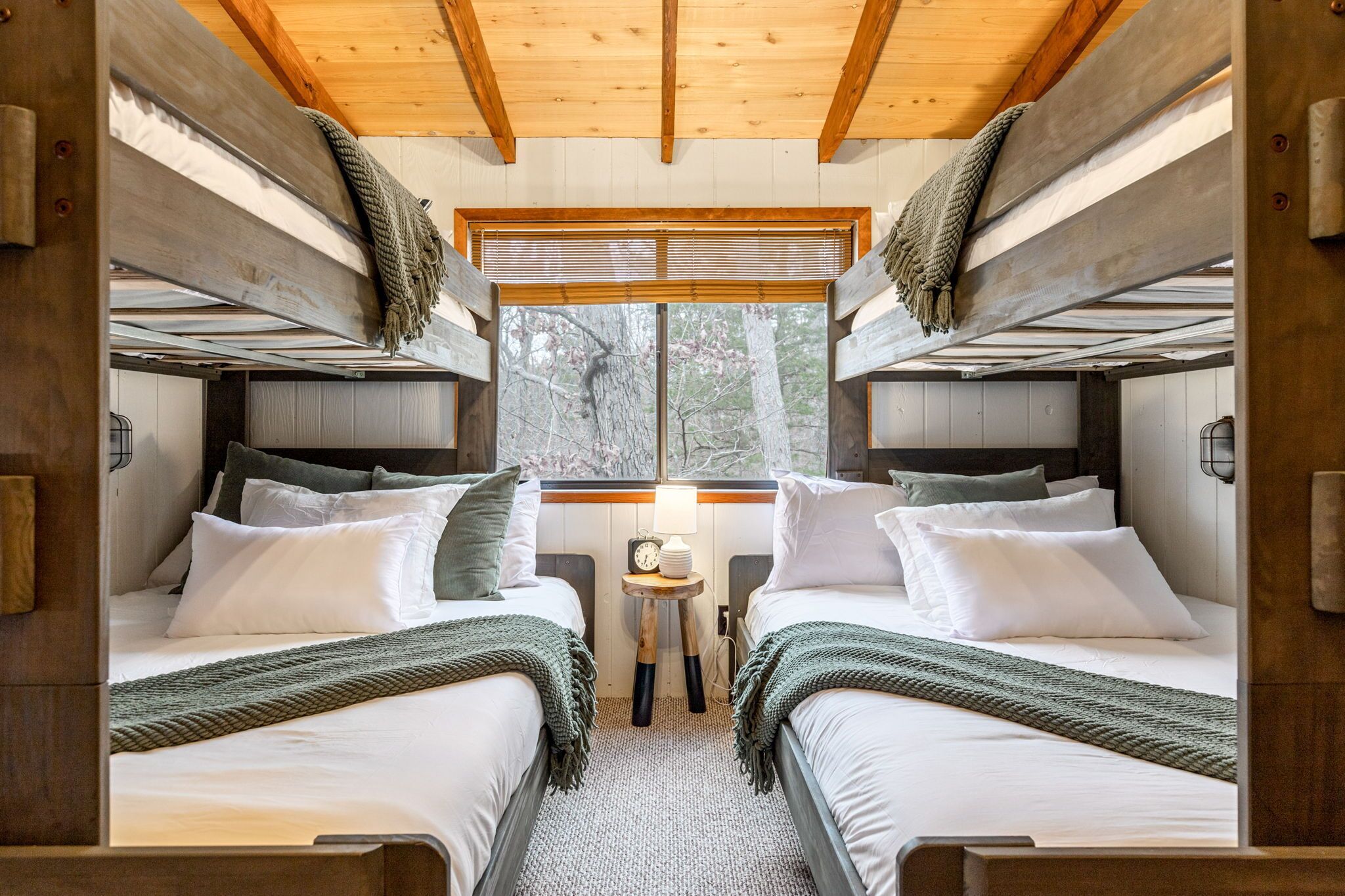 2 bedrooms, WiFi (free), bed sheets