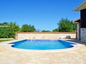 Pool - Gemütliches Ferienhaus in Medulin mit Großer Terrasse by Interhome (Medulin)