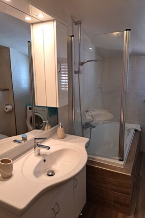 Towels - Apartment mit drei Schlafzimmern und Meerblick by Interhome (Medulin)