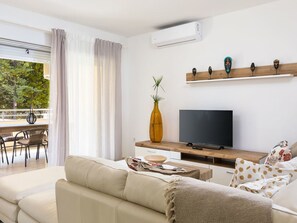 TV - mit Terrasse by Interhome (Medulin)