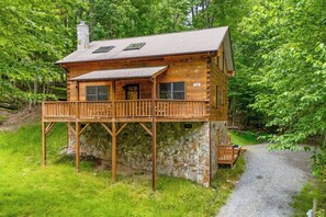 Exterior - On The Rocks: Beech Mtn Getaway w/ Hot Tub & Fire Pit (Beech Mountain)