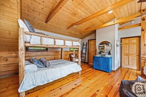 Tabla de planchar con plancha, cuna de viaje, wifi y ropa de cama