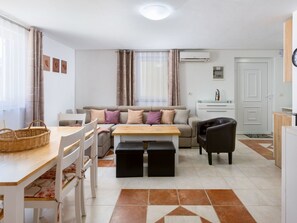 TV - Wohnung direkt am Strand by Interhome (Medulin)