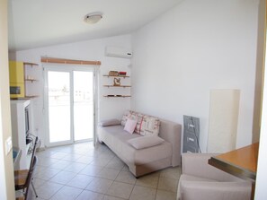 Living area - Ferienwohnung, 600 m vom Strand entfernt by Interhome (Medulin)