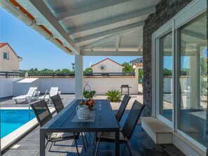 Outdoor dining - Villa Sarah by Interhome (Medulin)