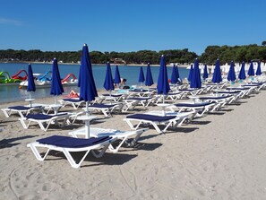 Beach - Direkt am Meer liegendes Apartment mit Garten by Interhome (Medulin)