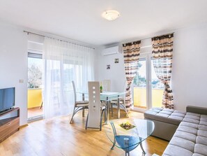 TV - für 4 Personen ca. 45 m² in Medulin, Istrien (Medulin und Umgebung) by Interhome (Medulin)