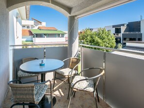 Outdoor dining - für 3 Personen ca. 40 m² in Medulin, Istrien (Medulin und Umgebung) by Interhome (Medulin)