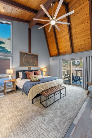 Escritorio, wifi gratis y ropa de cama 