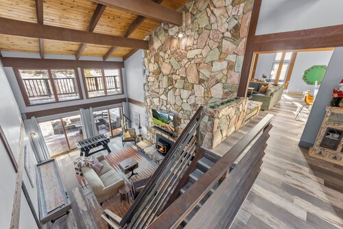 3-Br Scenic Pagosa Escape w/ Fireplace and Hot Tub