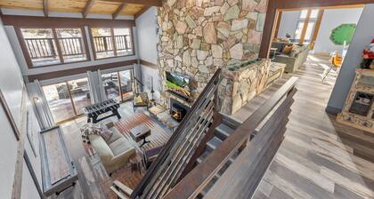 3-Br Scenic Pagosa Escape w/ Fireplace and Hot Tub