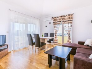 Dining - für 4 Personen ca. 45 m² in Medulin, Istrien (Medulin und Umgebung) by Interhome (Medulin)