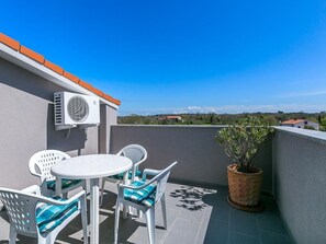Outdoor dining - "Borka Kapovica" mit Balkon by Interhome (Medulin)
