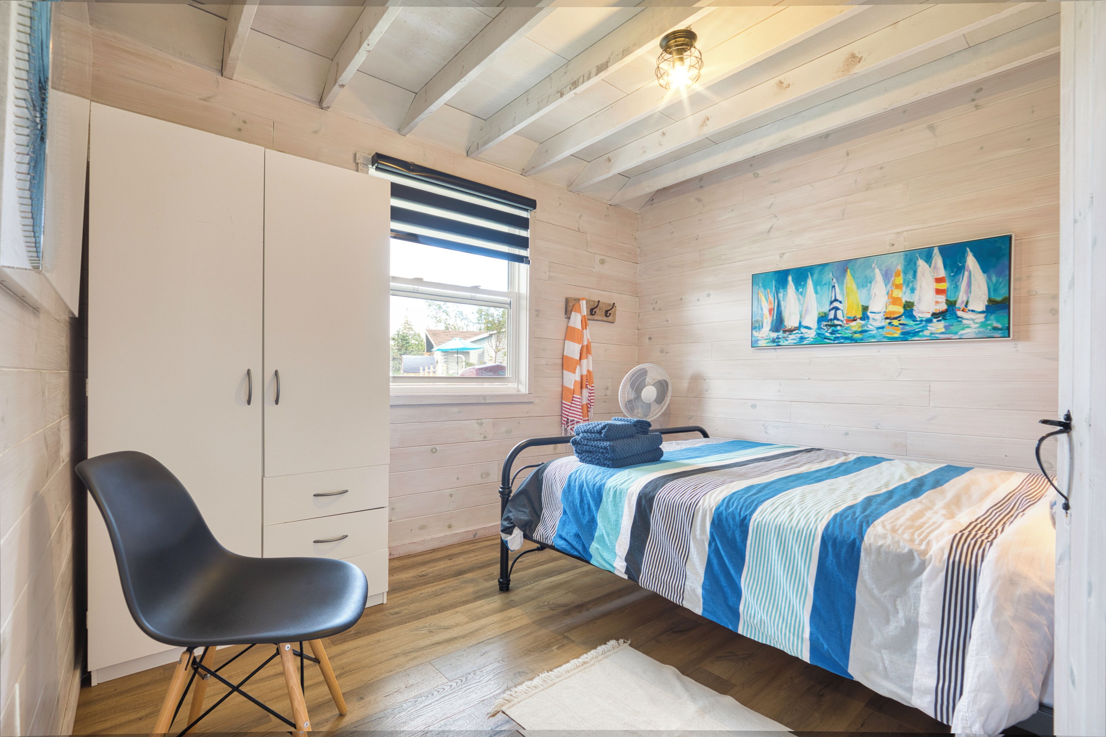 Bügeleisen/Bügelbrett, Reisekinderbett, kostenloses WLAN, Bettwäsche