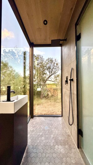 تجهيزات دش، مجففات شعر، مناشف