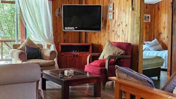 Comfort Bungalow, Patio, Garden View | Living area