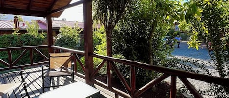 Comfort Bungalow, Patio, Garden View | Terrace/patio