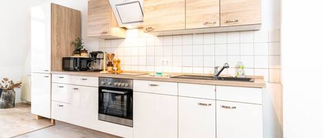 Réfrigérateur, micro-ondes, four, lave-vaisselle