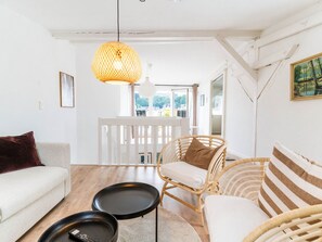 TV - Himmelskoje mit Große Dachterrasse & Hafenblick by Interhome (Altstadt)