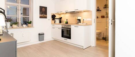 Réfrigérateur, micro-ondes, four, lave-vaisselle