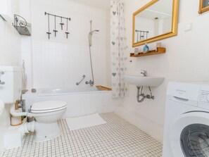 Bathroom - Koje Sansibar by Interhome (Altstadt)