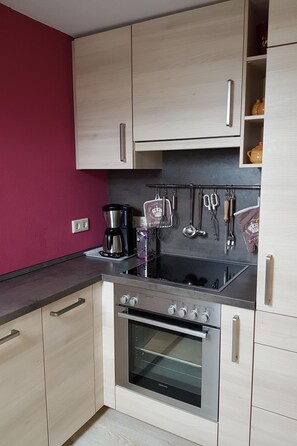 Fridge, microwave, oven, dishwasher - Westrich in guter Ausflugslage by Interhome (Satrup)