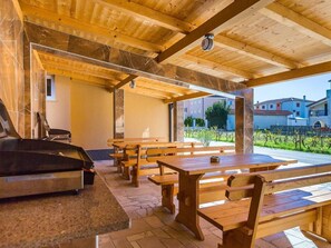Outdoor dining - für 7 Personen ca. 100 m² in Medulin, Istrien (Medulin und Umgebung) by Interhome (Medulin)