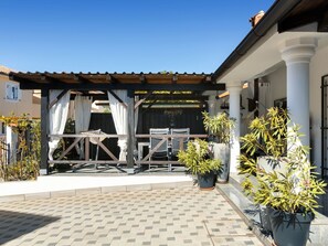 Terrace/patio - für 6 Personen ca. 60 m² in Medulin, Istrien (Medulin und Umgebung) by Interhome (Medulin)
