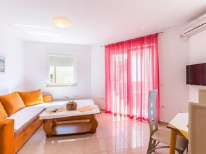 TV - für 4 Personen ca. 40 m² in Medulin, Istrien (Medulin und Umgebung) by Interhome (Medulin)