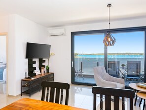 Dining - Moderne Wohnung in Medulin mit Gemeinsamem Pool by Interhome (Medulin)