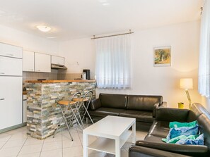 TV - für 4 Personen ca. 55 m² in Medulin, Istrien (Medulin und Umgebung) by Interhome (Medulin)
