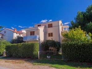 Exterior - für 3 Personen ca. 35 m² in Medulin, Istrien (Medulin und Umgebung) by Interhome (Medulin)