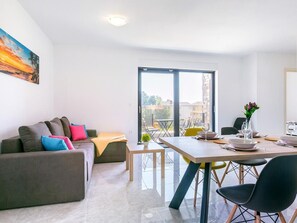 Interior - Wohnung "Nevia B6" mit Blick auf das Wasser by Interhome (Medulin)