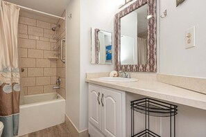 Shower - Pyramid-2 Bedroom With Private Balcony and Ocean Views (Ocean City)