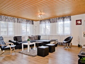 TV - Apartment Neuenhaus by Interhome (Grindelwald)